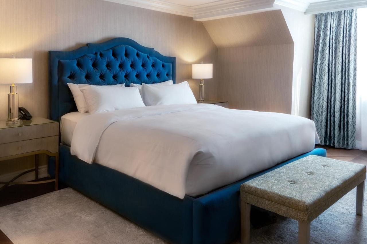 Chateau Vaudreuil Luaran gambar A bedroom at the hotel