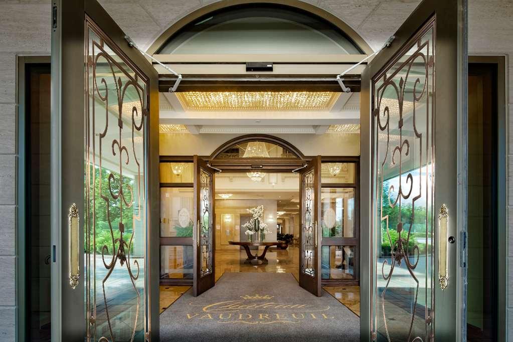 Chateau Vaudreuil Luaran gambar Entrance to the hotel