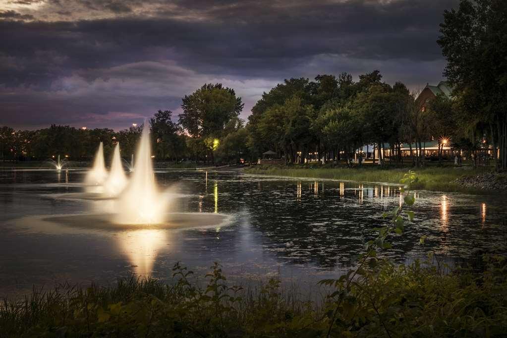 Chateau Vaudreuil Luaran gambar Fountains at Lake Mirror