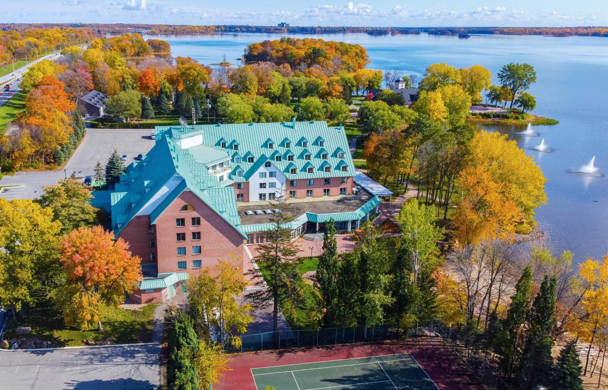 Chateau Vaudreuil Luaran gambar Aerial view of the hotel
